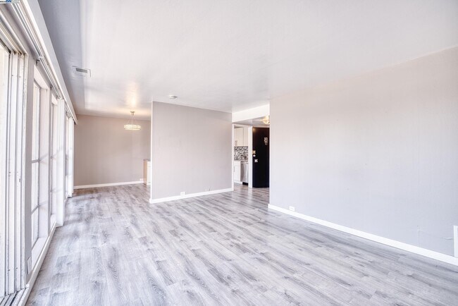 Building Photo - 3815 Harrison St