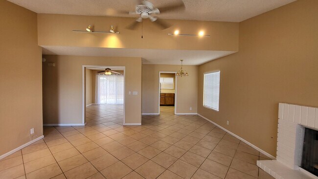 Building Photo - Charming one-story house