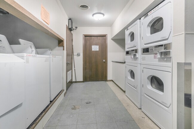Shared laundry - 515 Donofrio Dr