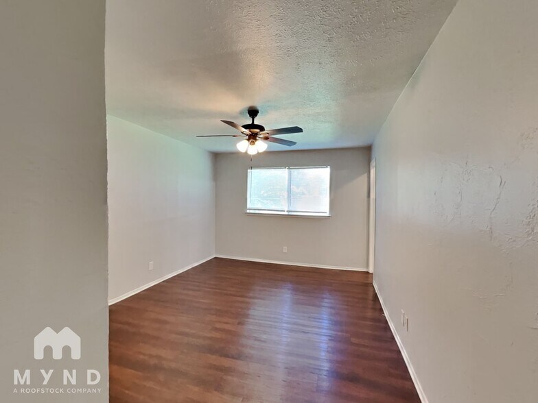 Building Photo - 7145 Romford Way