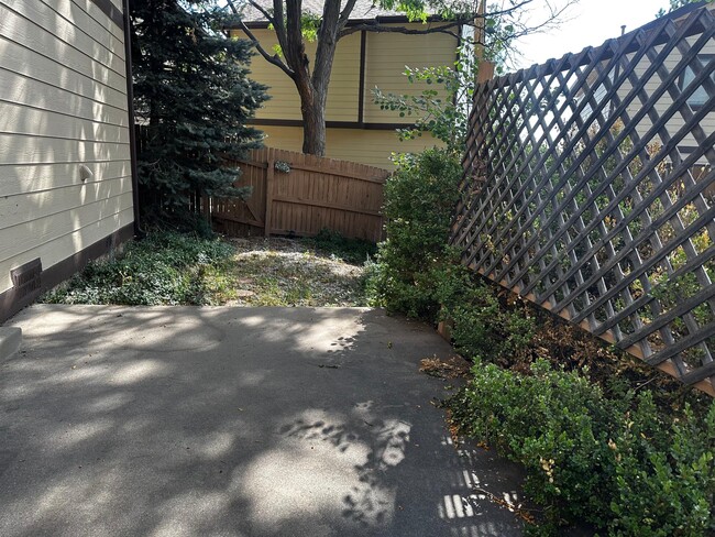 Building Photo - 1767 S Pitkin Cir
