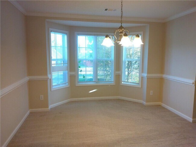 Building Photo - 131 Peachtree Glen Dr