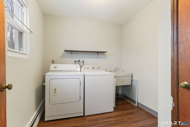 Building Photo - 86 Harbor Dr