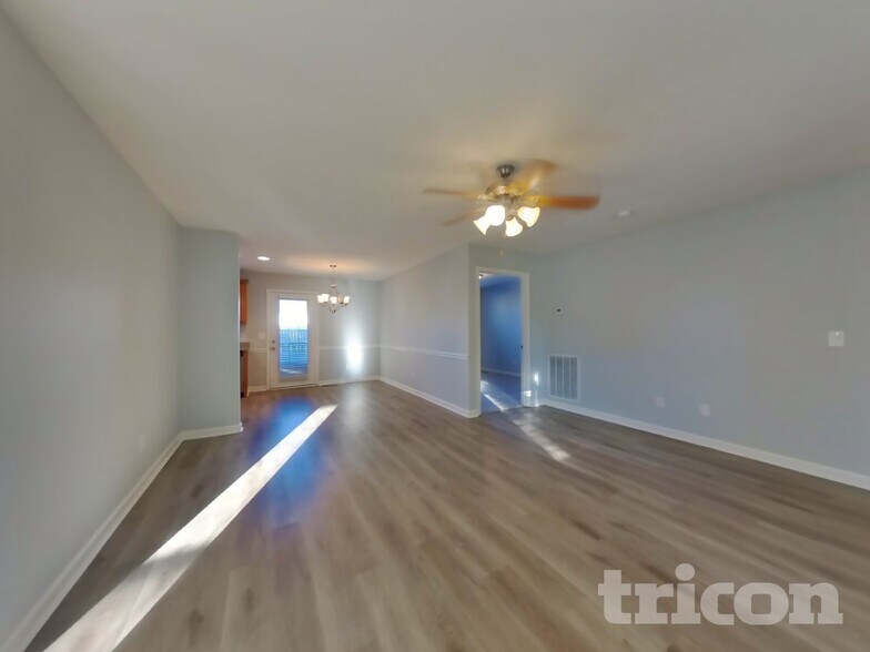 Building Photo - 1605 Mary Ct