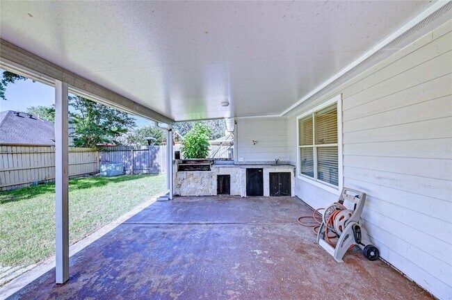 Building Photo - 21115 Rushing Creek Ln