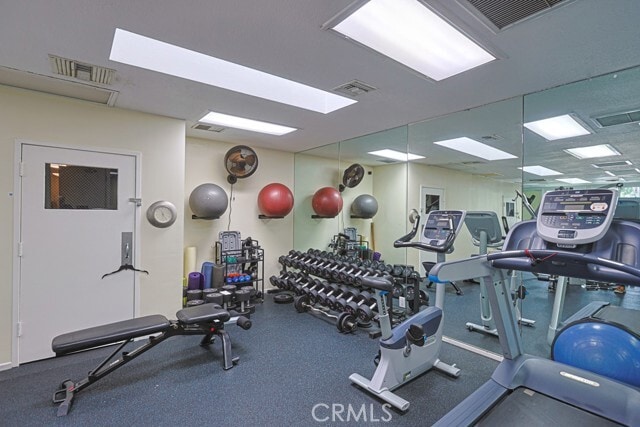 Building Photo - 9322 Marina Pacifica Dr N