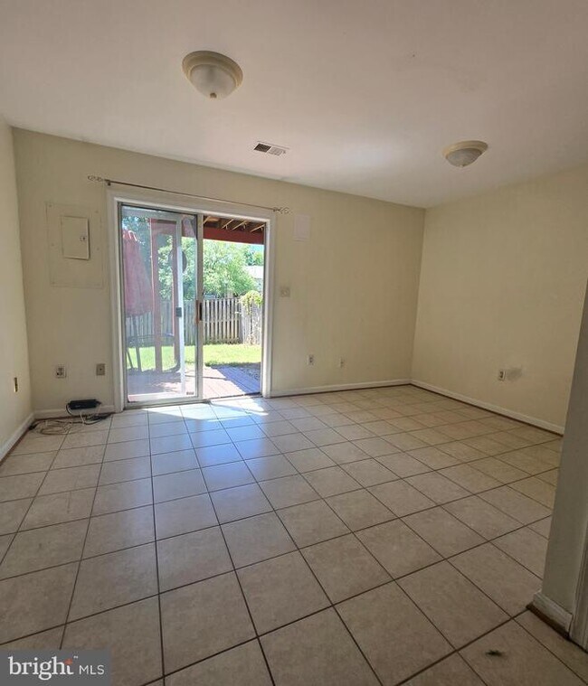 Building Photo - 15318 Gunsmith Terrace
