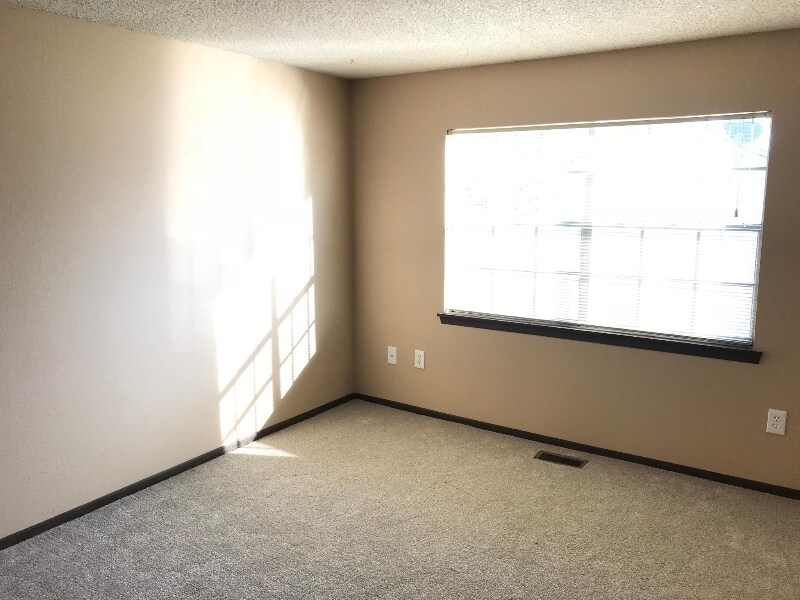 Building Photo - 6941 S Knolls Way