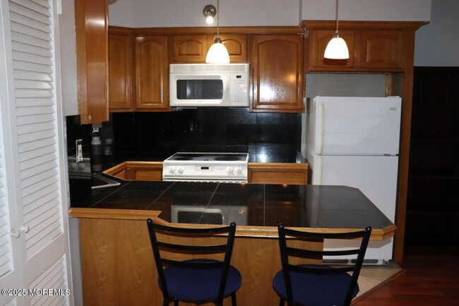 Building Photo - 21 Leroy Pl