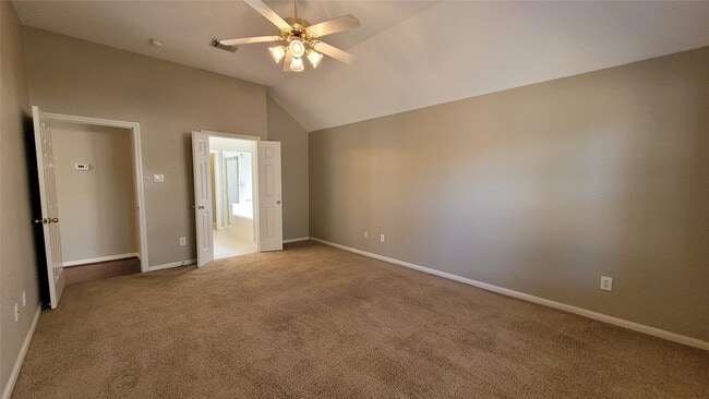 Building Photo - 3825 Evergreen Way