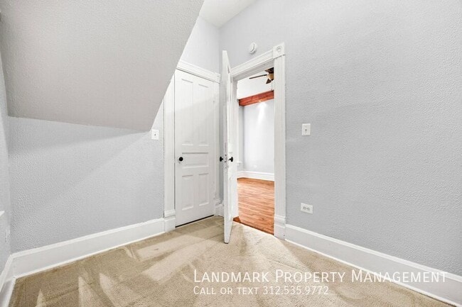 Building Photo - 1124 N Wolcott Ave