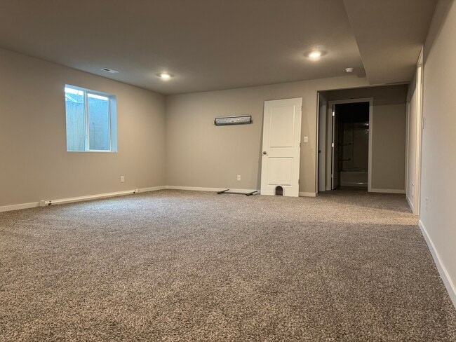 Building Photo - 2200 Barry Dr