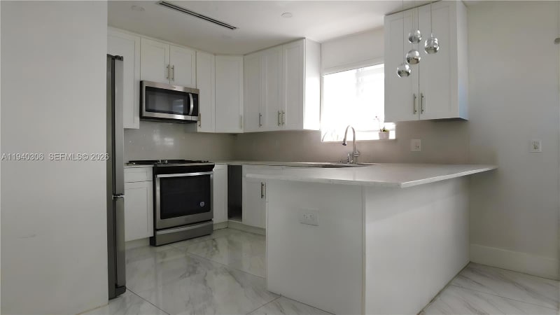 Building Photo - 2741 SW 67th Ave