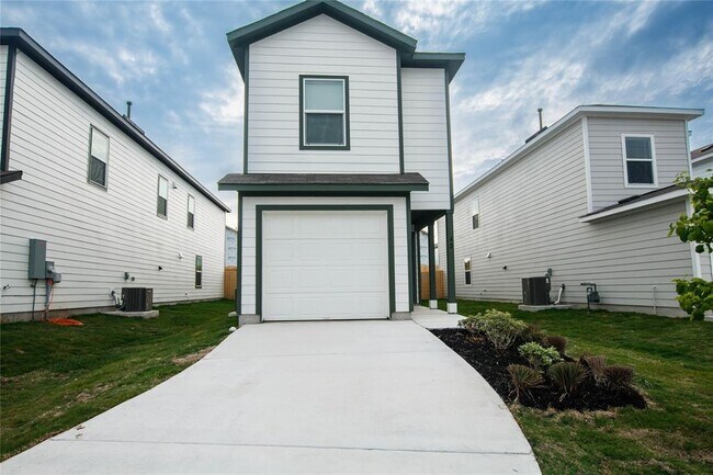 Building Photo - 42 Trinity Cir