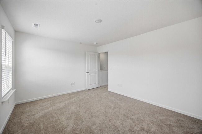 Building Photo - 702 Saulsbury Ln