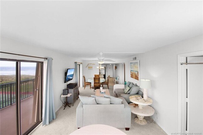 Building Photo - 10044 S Ocean Dr