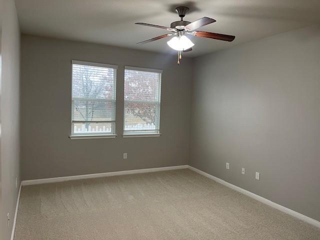 Building Photo - 711 Rolling Oak Dr