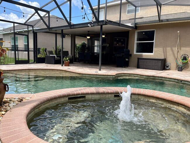 Building Photo - 5 Bedroom 3 Bath Lake Nona Santuary Availa...