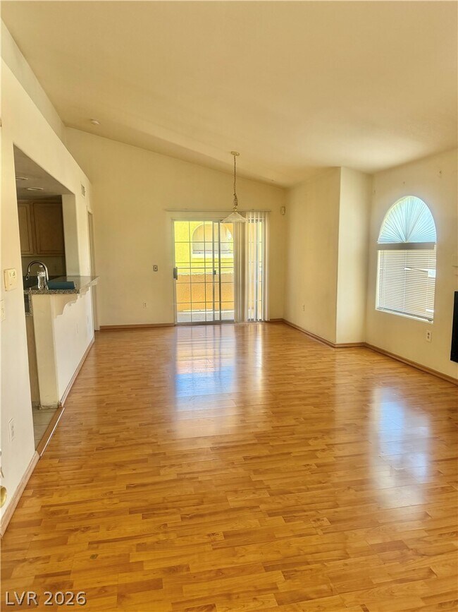 Building Photo - 7950 W Flamingo Rd