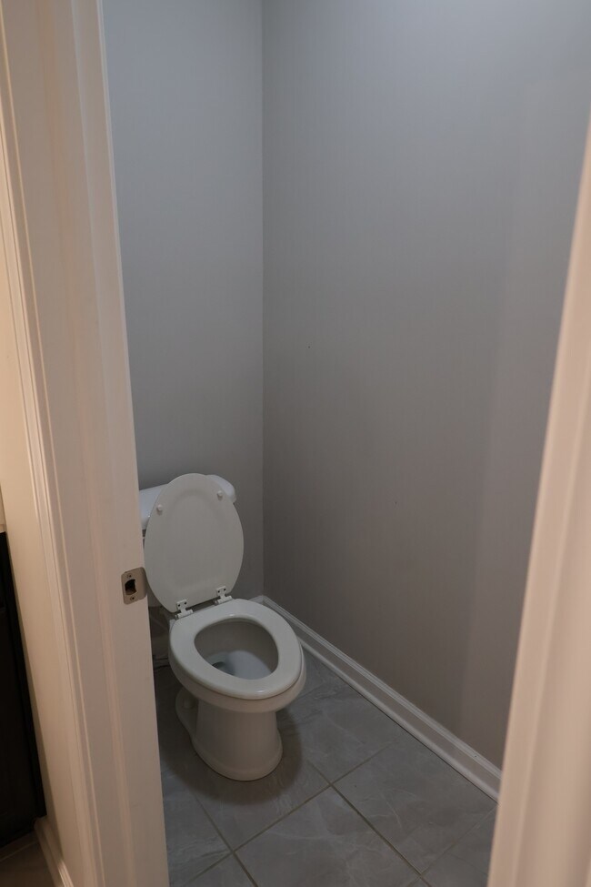 Building Photo - 2951 Daylily Dr