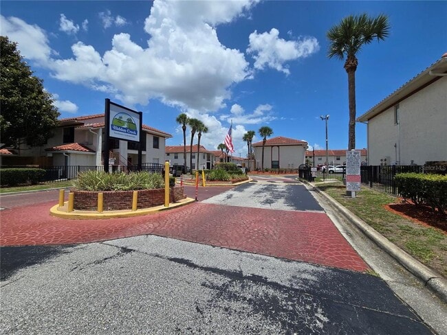 Building Photo - 1600 Little Falls Cir
