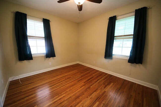 Building Photo - 4317 Sunshine Dr