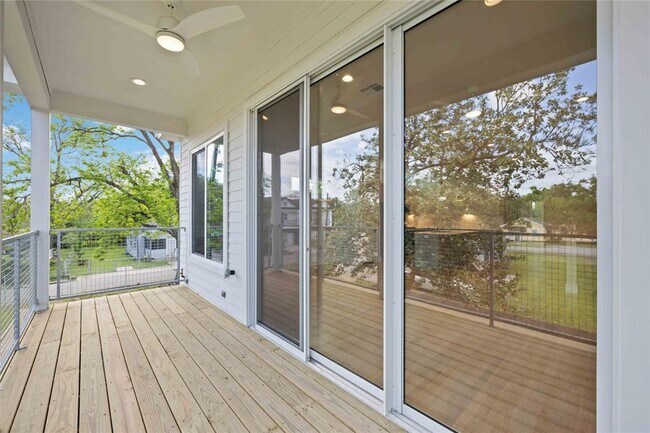 Building Photo - 5314 Suez St