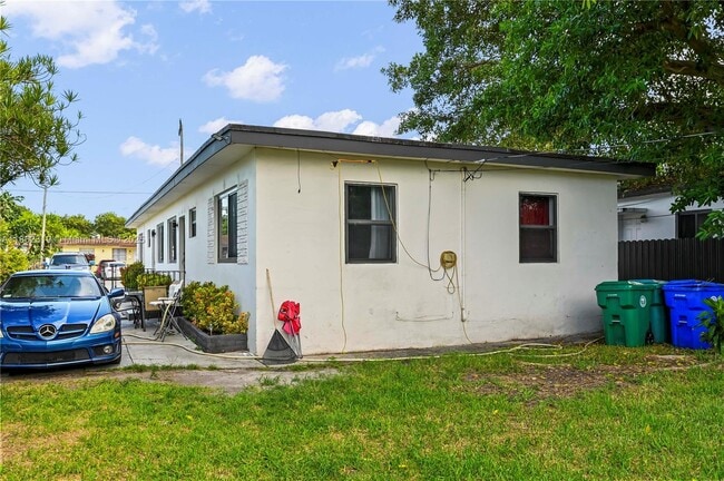 Building Photo - 2465 NW 35th St