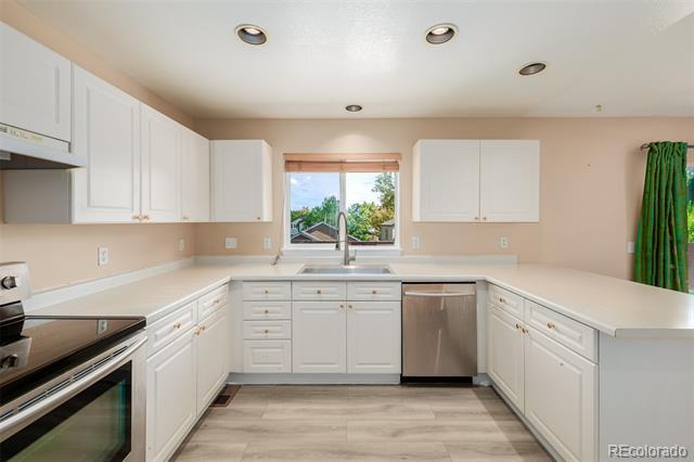Building Photo - 9688 Queenscliffe Dr