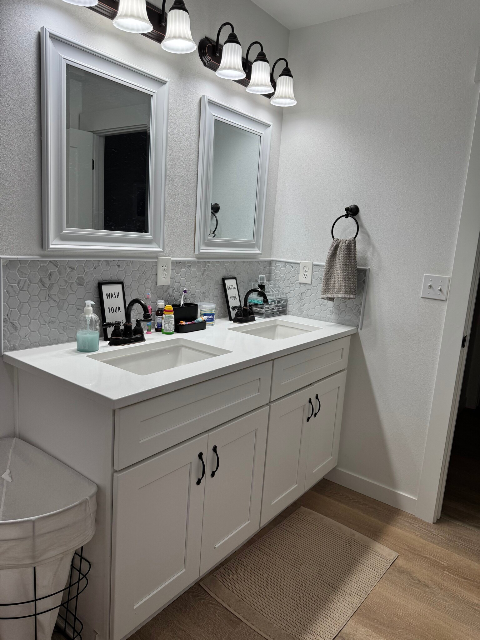 Building Photo - 2944 W 18th Ave