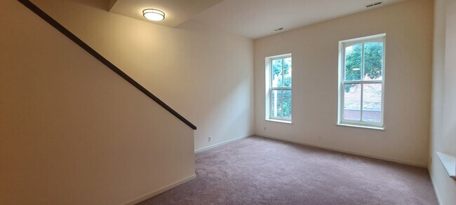 Building Photo - 1217 Lami St