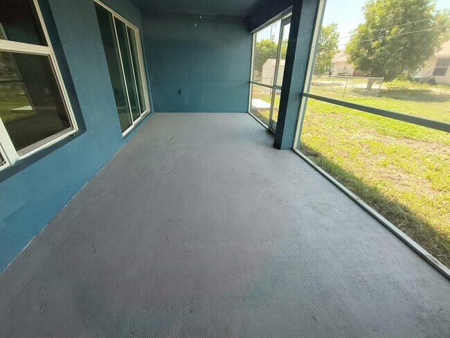 Building Photo - 1407 NE 16th Terrace