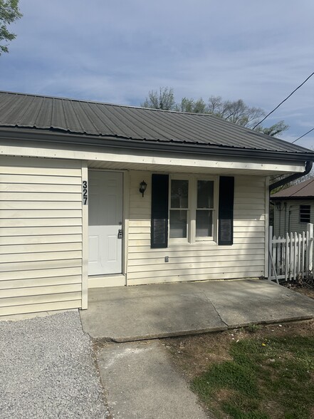 Building Photo - 327 Landau Dr