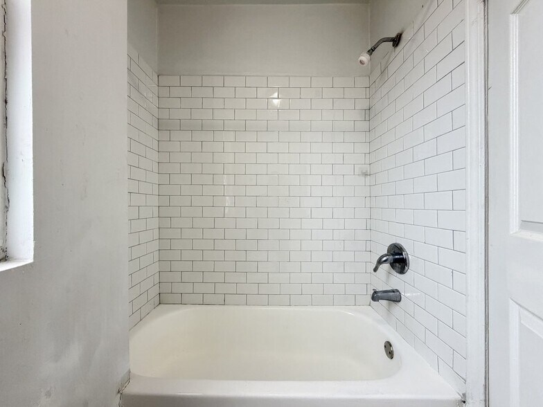 Building Photo - 4251 W Haddon Ave