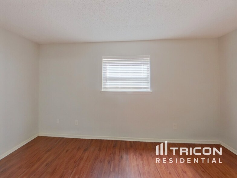 Building Photo - 1916 Tracey Cir