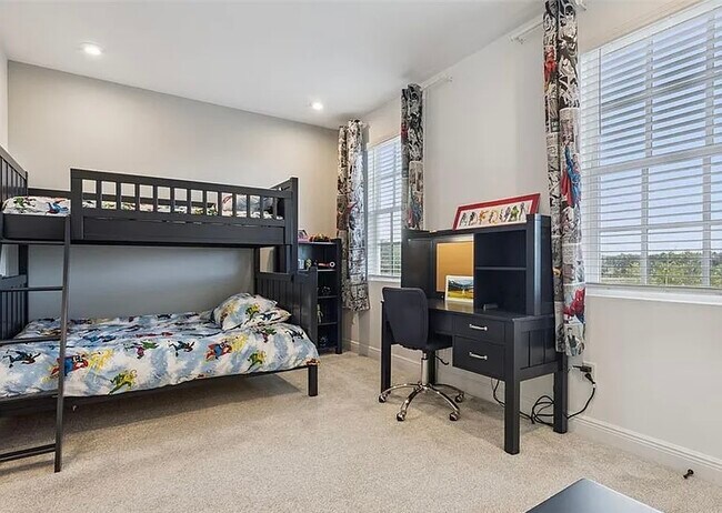 Building Photo - 2340 Woodside Way