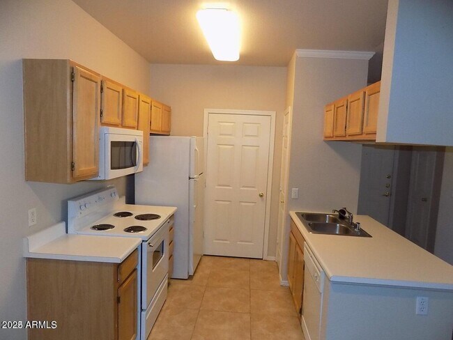 Building Photo - 5401 E Van Buren St