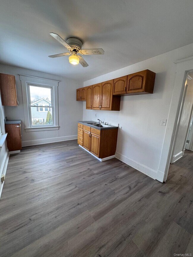 Building Photo - 709 Tower Ave