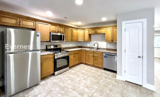 Building Photo - 162 Brown Estates Dr