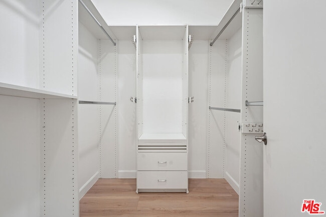 Building Photo - 17109 Palisades Cir