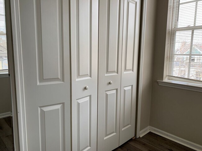 Building Photo - 2 BEDROOM APT-MAIN ST BETHLEHEM