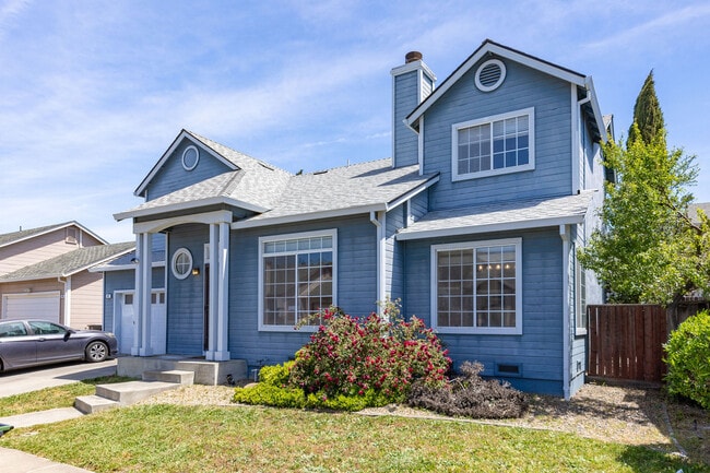 Primary Photo - 907 Shadywood Cir