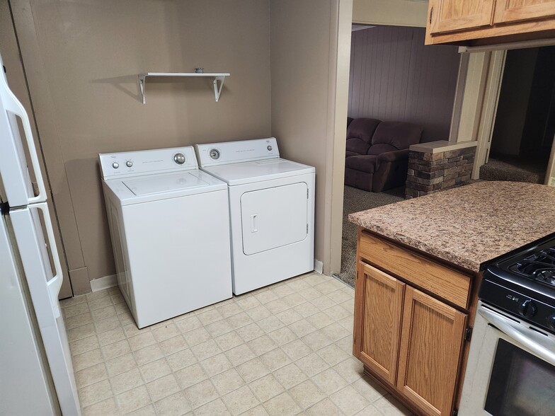 Washer/Dryer - 391 Protzman St