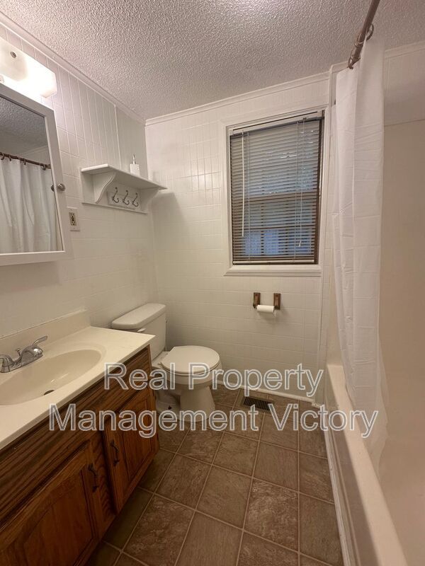 Building Photo - 2234 Floyd Bradford Rd