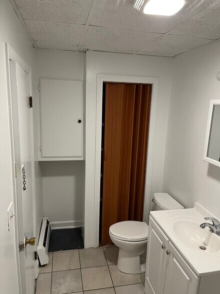Building Photo - 5 Webster Pl