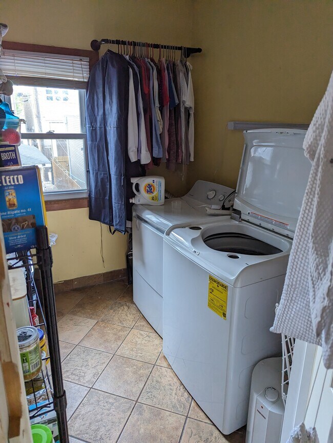 Building Photo - 2638 W Belden Ave