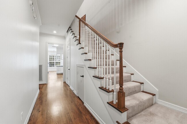 Building Photo - 3210 Maroneal St