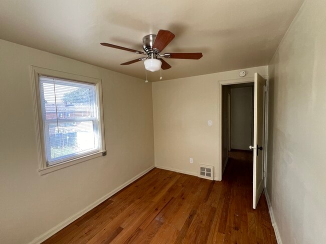 Building Photo - 1517 Catalina Ave