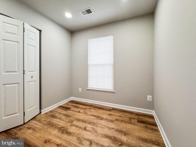 Building Photo - 6337 Littlefield Ct