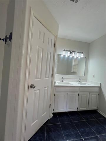 Building Photo - 310 Janis Ln